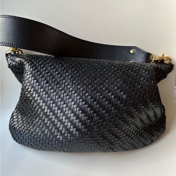 Clare V. Moyen Messenger - Picture 4 of 10